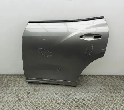 Maserati Levante Rear door 673008290