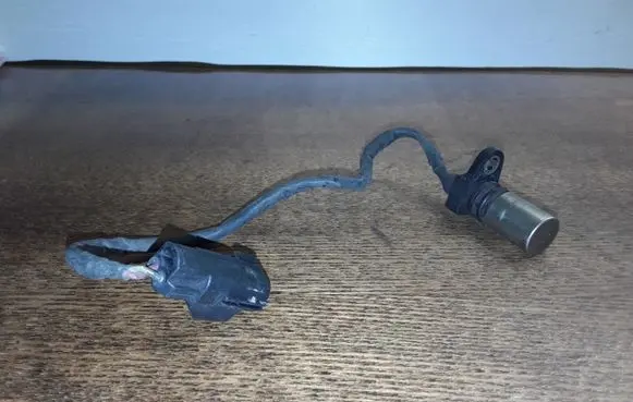 Volvo XC90 Crankshaft position sensor 0296000650
