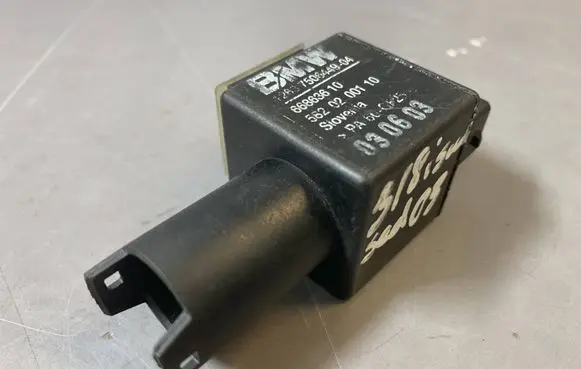 BMW 7 E38 Windscreen/windshield washer pump 7506449