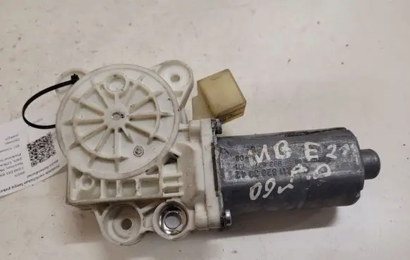 Mercedes-Benz E W211 Front door window regulator motor A2118203042 993627101 0130821971