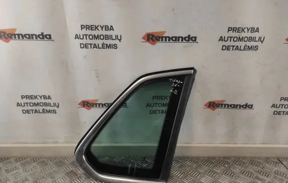 Volkswagen Tiguan Rear side window 5NA845042P