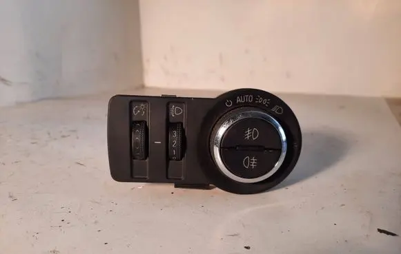 Opel Insignia A Light switch 13268694 951547