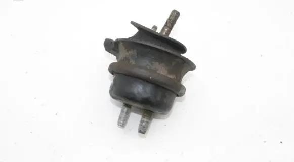 Lexus SC 300 - 400 Engine mount bracket