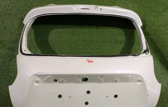 Nissan Juke I F15 Truck tailgate 