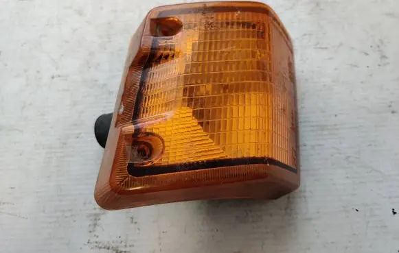 Volkswagen Transporter - Caravelle T3 Front indicator light 251953142A