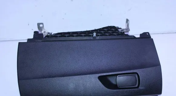 BMW 1 F20 F21 Glove box