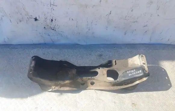 Subaru Impreza I Front subframe