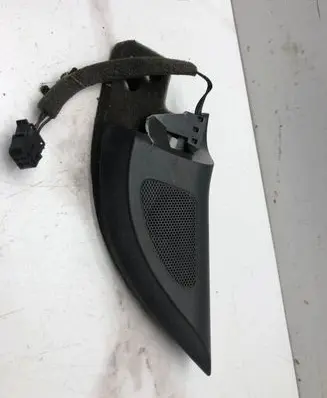 Volkswagen Golf V Front door high frequency speaker
