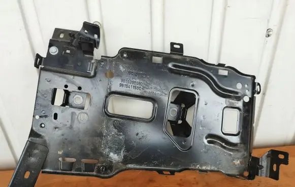 Peugeot 308 Battery tray 9815288580