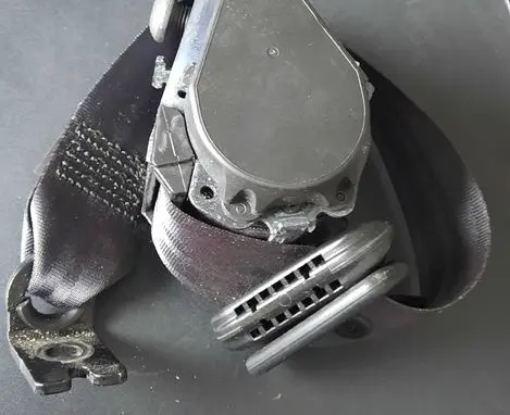 Ford Turneo Courier Rear seatbelt ET76A611B69AD 626163800