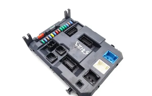 Citroen DS3 Fuse module 9666952280 22661F01