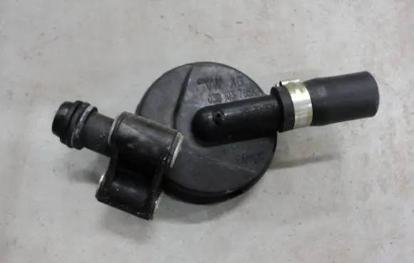 Volkswagen Polo Breather/breather pipe/hose 03D103765A