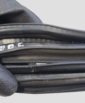 Skoda Octavia Mk2 (1Z) Front door rubber seal 1Z0867365H