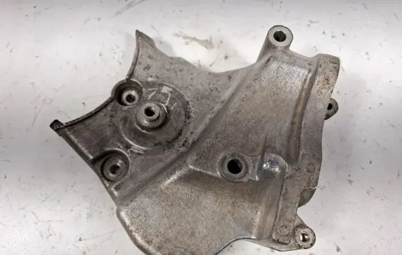 Opel Vectra C Engine mounting bracket 55187676