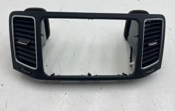 Seat Alhambra (Mk2) Dash center air vent grill 7N0858069D