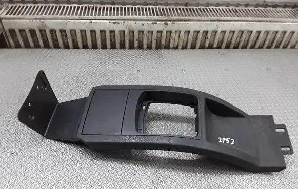 Volkswagen Polo IV 9N3 Center console 6Q1863241