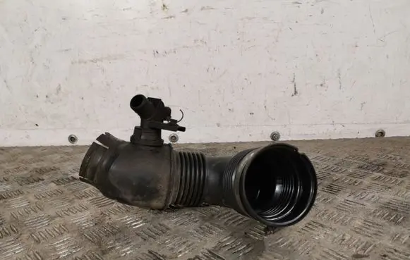Opel Insignia A Air intake hose/pipe E10942A01