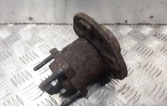 Opel Zafira B Rear wheel hub