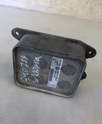 Skoda Kamiq Oil filter mounting bracket 04e117021k
