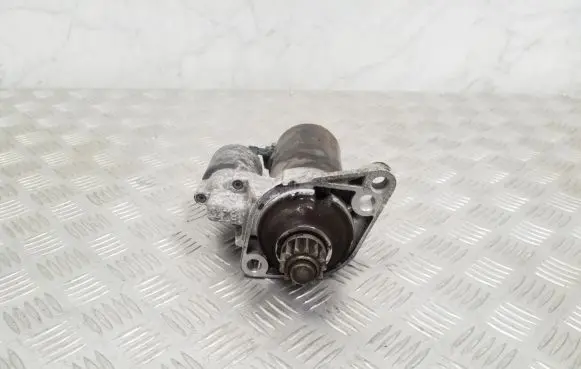 Volkswagen Golf VII Starter motor 02Z911024