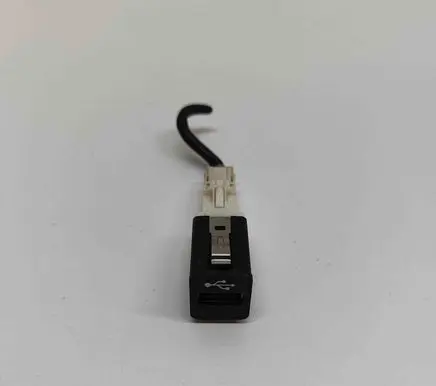 BMW X3 F25 USB socket connector 9237656