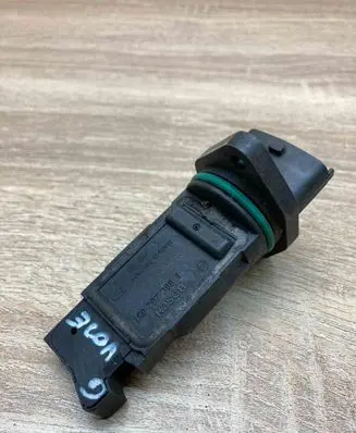 Chrysler Voyager Mass air flow meter F00C2G2051 190082