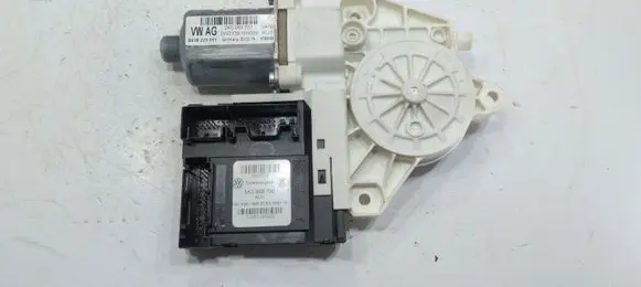 Volkswagen Caddy Front door window regulator motor 5K0959793