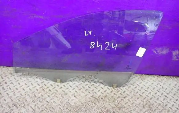 Hyundai i20 (PB PBT) Front door window glass four-door