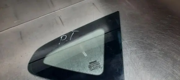 Nissan Qashqai Rear side window