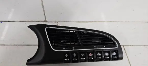 Peugeot 3008 I Dash center air vent grill 9685049877 63191030 WV4103B1A