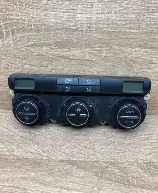 Volkswagen PASSAT B6 Climate control unit 74677510
