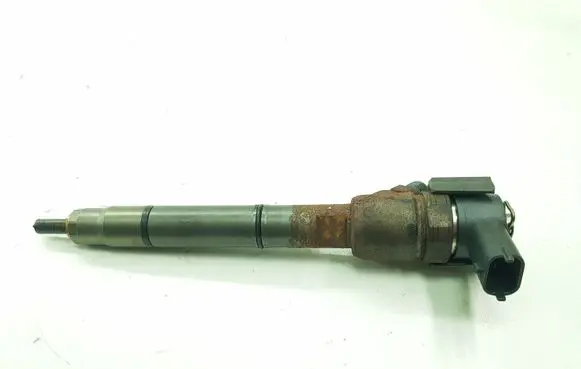 Hyundai i30 Fuel injector 338002A900 0445110320
