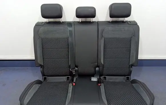 Volkswagen PASSAT B7 USA Second row seats 