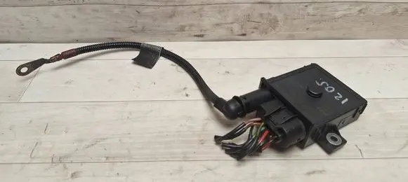 BMW 5 E60 E61 Glow plug pre-heat relay E2110022360 0522140701 0007065554