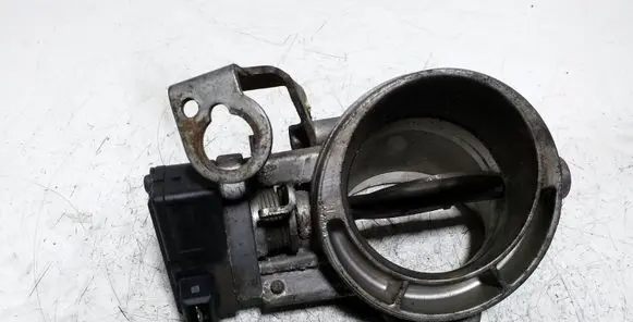 BMW 5 E39 Throttle valve