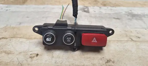 Alfa Romeo 159 Hazard light switch 156067821 156067820 229104