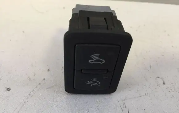 Audi A3 S3 8P Alarm switch 8P0962109
