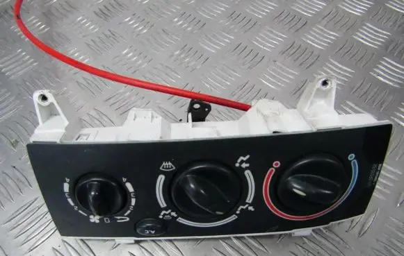 Renault Megane I Climate control unit 657718V