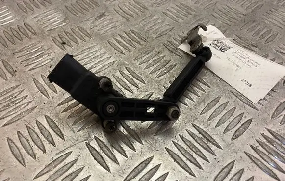 Headlight/headlamp level sensor