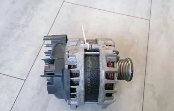 Renault Master III Generator/alternator 231007317R 2740536A FG18T211