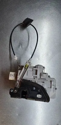 Audi A4 S4 B7 8E 8H Front door lock 8E1837016AA