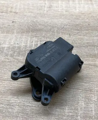 Volkswagen PASSAT B6 Air flap motor/actuator 0132801341