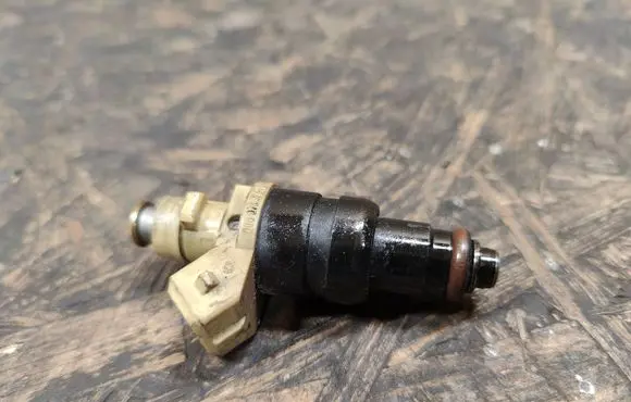 Mercedes-Benz SL R107 Fuel injector 0000788323