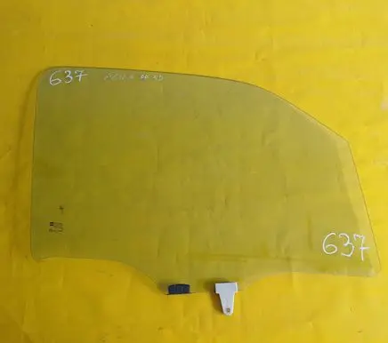 Opel Agila A Front door window glass four-door