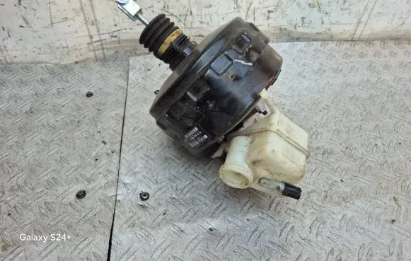 Mercedes-Benz GLK (X204) Brake booster A2044303630