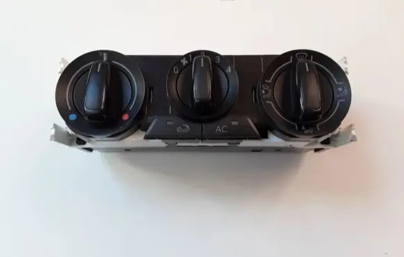 Audi A1 Air conditioner control unit module 8X0820045