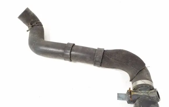 Engine coolant pipe/hose