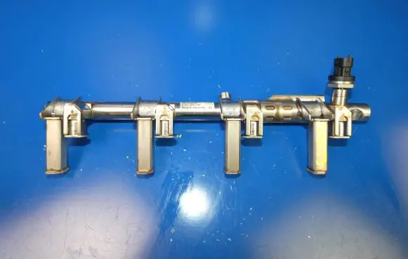 Volvo V40 Fuel main line pipe CJ5G-9H487-BA 0261555119 0800249389