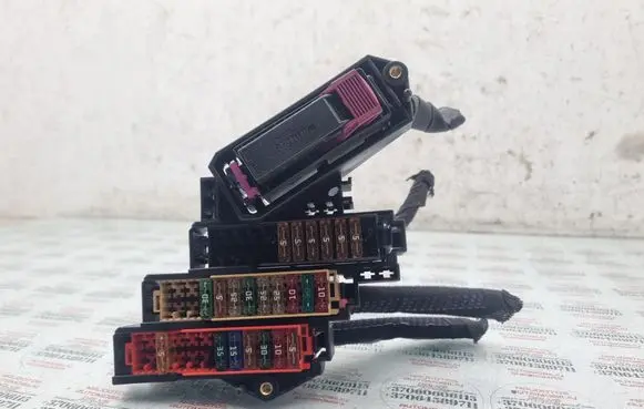 Audi Q7 4L Fuse module 4L0971845