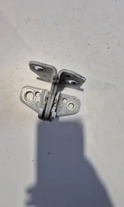 Dodge Durango III Front door upper hinge 661A
